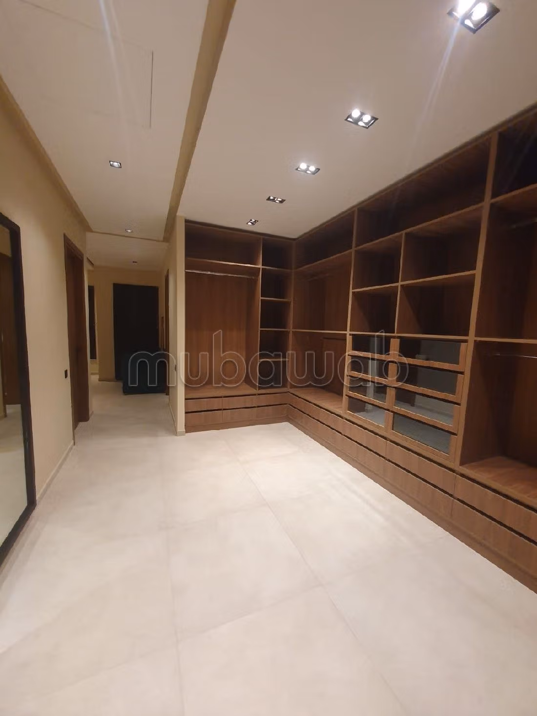 Villa's en luxe woningen te koop in Riad Al Atlas. 6 Ruimtes. Volledig gemeubileerd. 