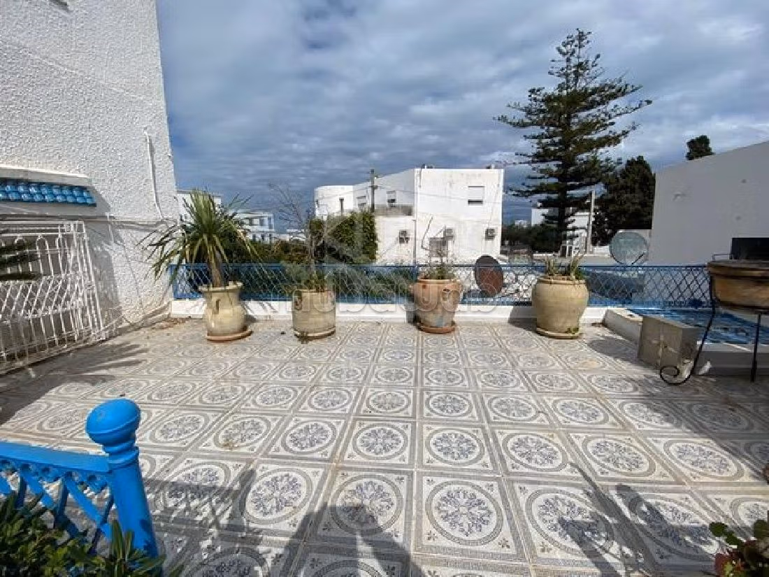 Appartement meublé avec Jardin á la Marsa