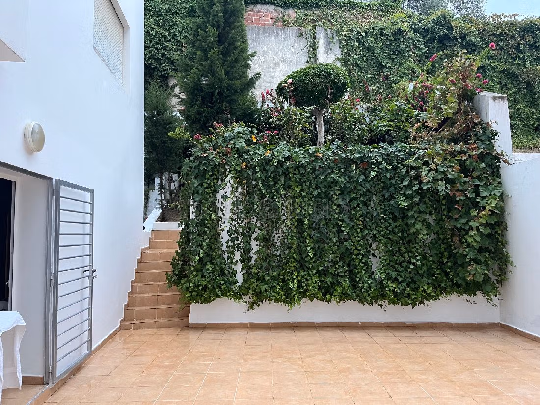 Apartment for sale in Marchan. 2 beautiful rooms. Ample storage space