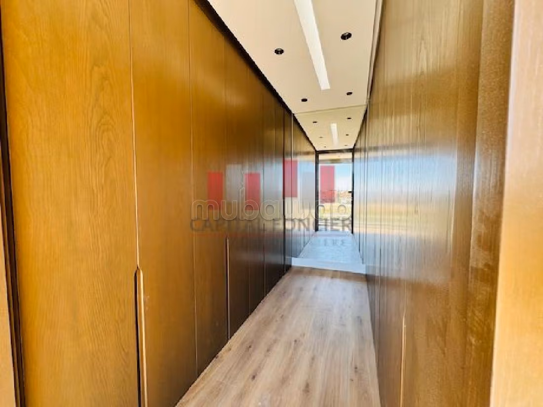 Villa di alto livello in affitto ad Ain Diab. 4 camere gradevoli.