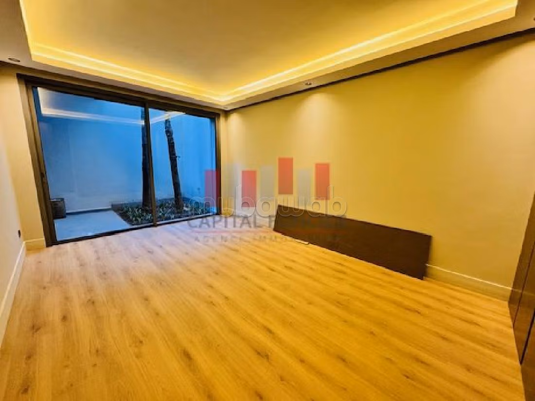 Villa di alto livello in affitto ad Ain Diab. 4 camere gradevoli.