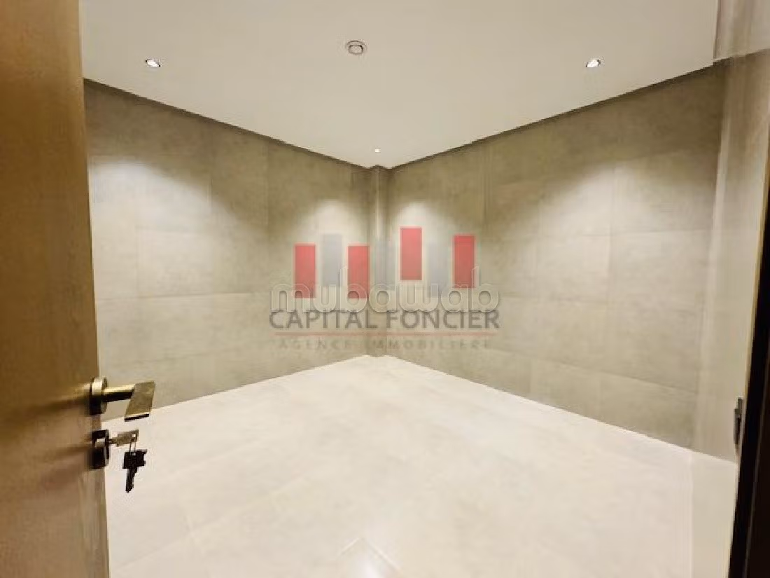 Villa di alto livello in affitto ad Ain Diab. 4 camere gradevoli.