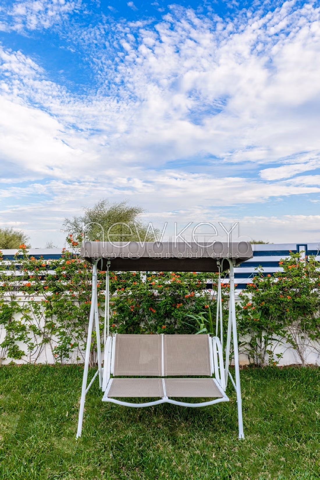 Bellissima casa in vendita a La Marsa. Superficie totale 480 m². Garage e terrazzo. 