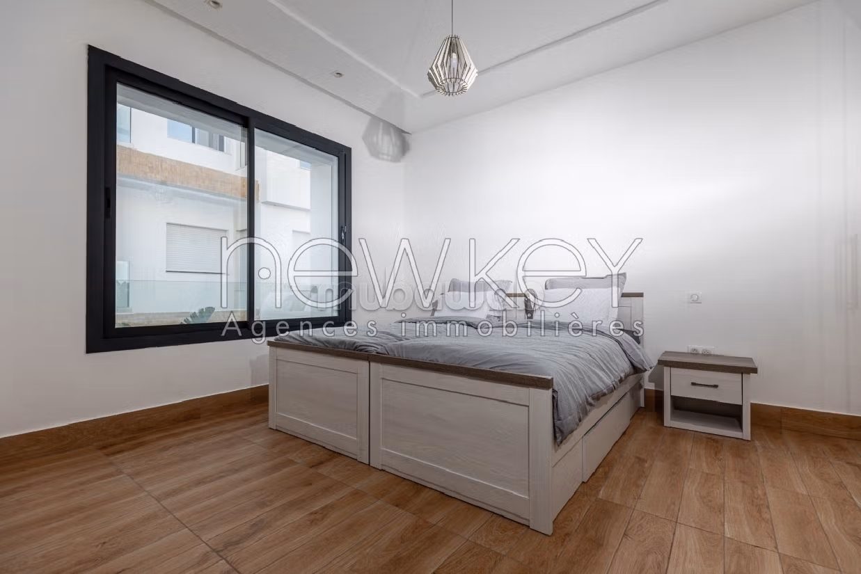 Bellissima casa in vendita a La Marsa. Superficie totale 480 m². Garage e terrazzo. 