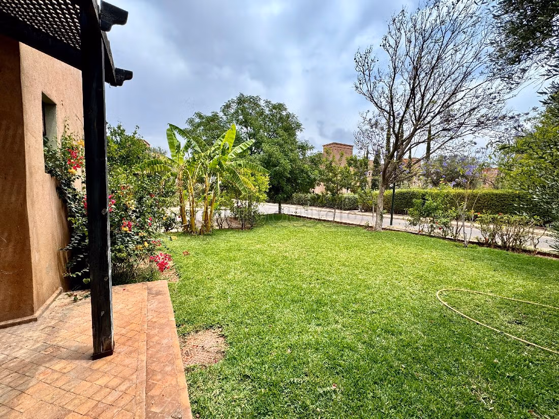 High quality house for sale in Route de Fez. 4 rooms. Living room with fireplace, General air conditioning System. 