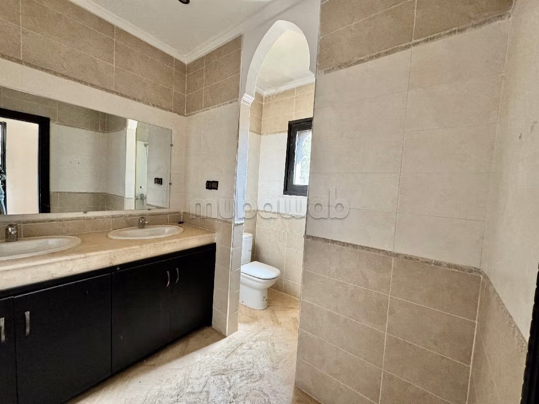 High quality house for sale in Route de Fez. 4 rooms. Living room with fireplace, General air conditioning System. 