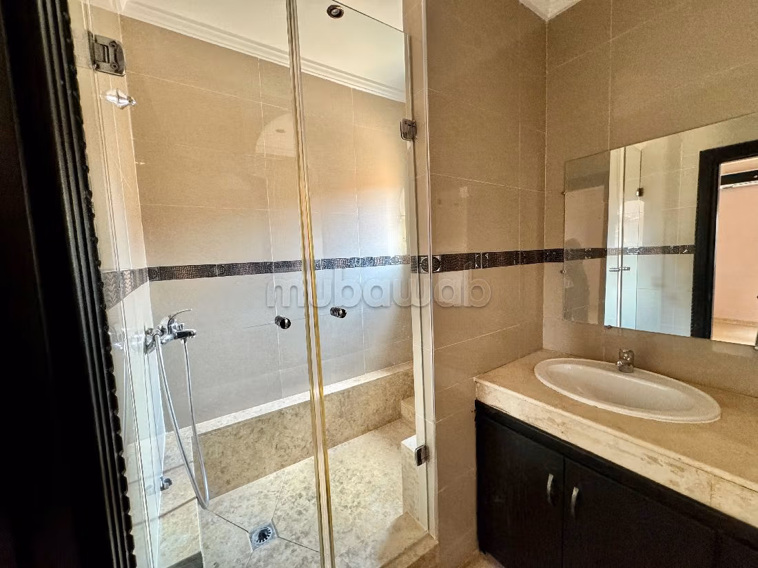 High quality house for sale in Route de Fez. 4 rooms. Living room with fireplace, General air conditioning System. 