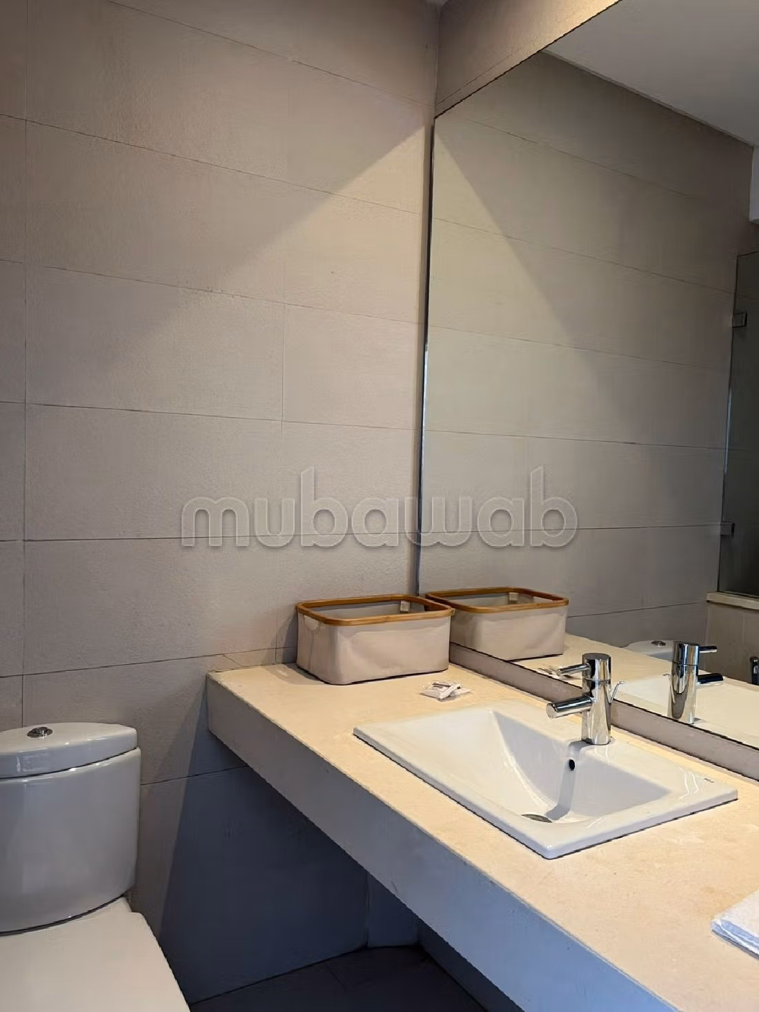 Very nice apartment for rent in Racine. 2 beautiful rooms. No Lift, Balcony. 