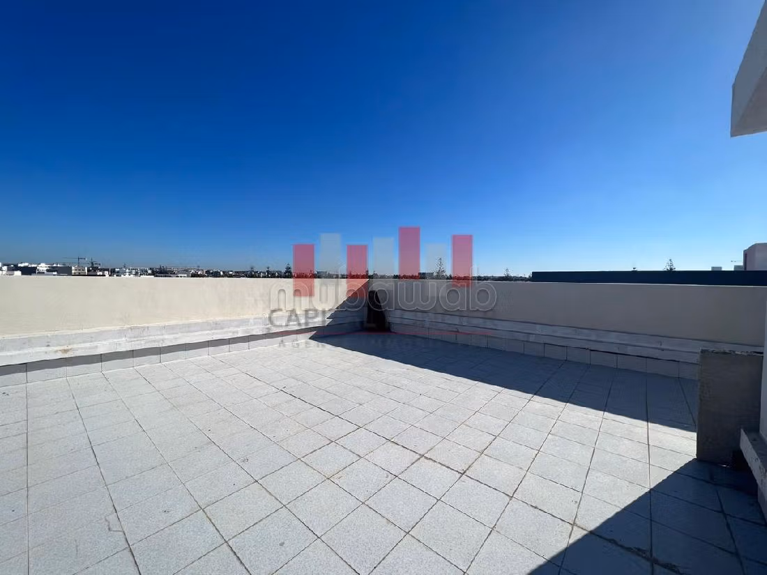 Offices for rent in Maârif. Large area 454 m². Lift and parking spaces