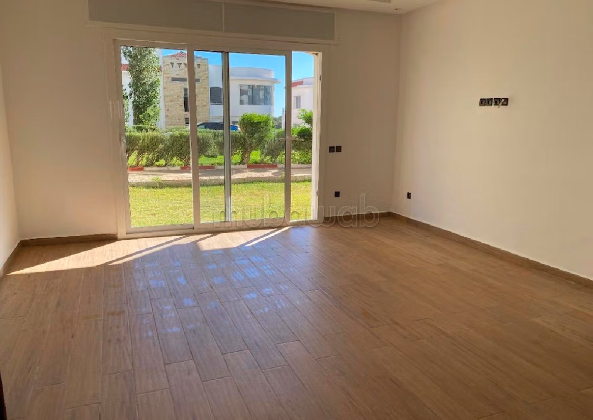 Apartment to purchase in Achakar. 3 lovely rooms. Furnishings