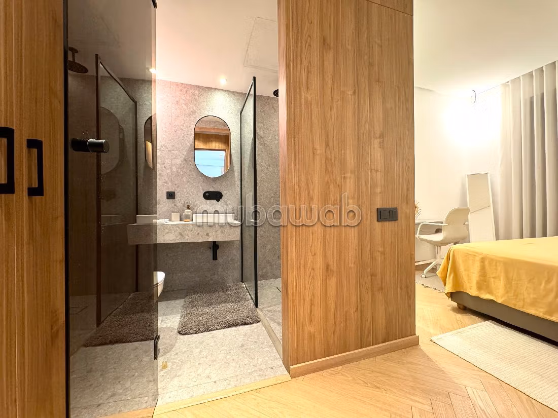 شقة رائعة للايجار بغوثي. المساحة 112 م². مفروشة