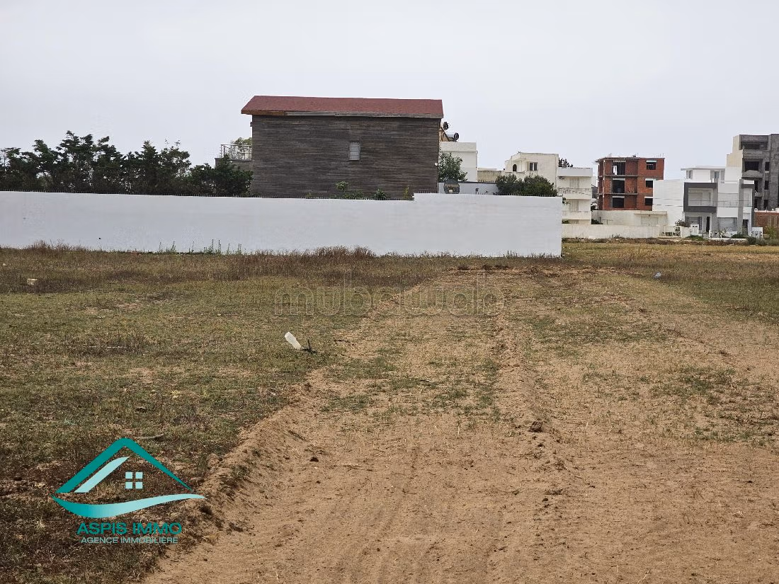 Land to buy. Area 200 m². 