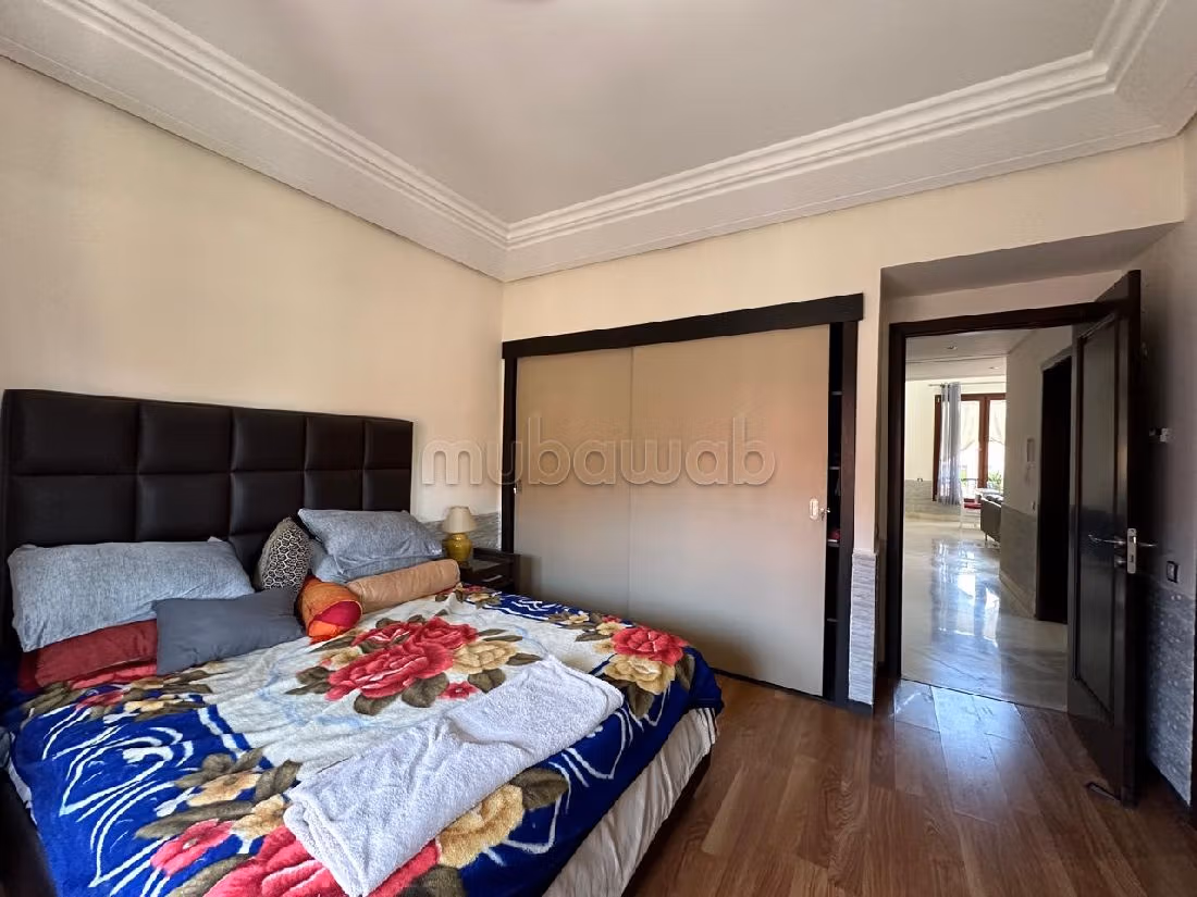 Bonito piso en venta en Guéliz. 2 bonitas habitaciones. Con Ascensor, balcón. 