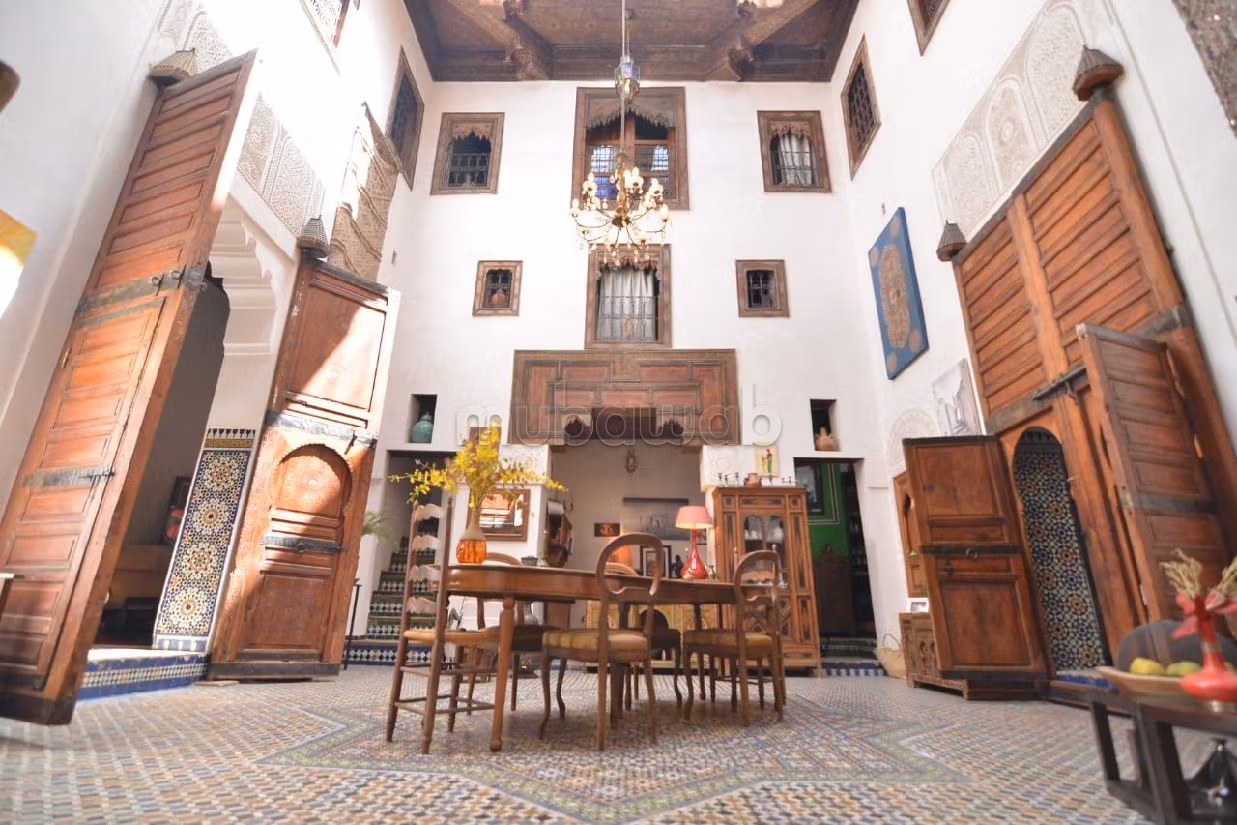 Riads te koop in Talaa. Oppervlakte 400 m². Gemeubileerd