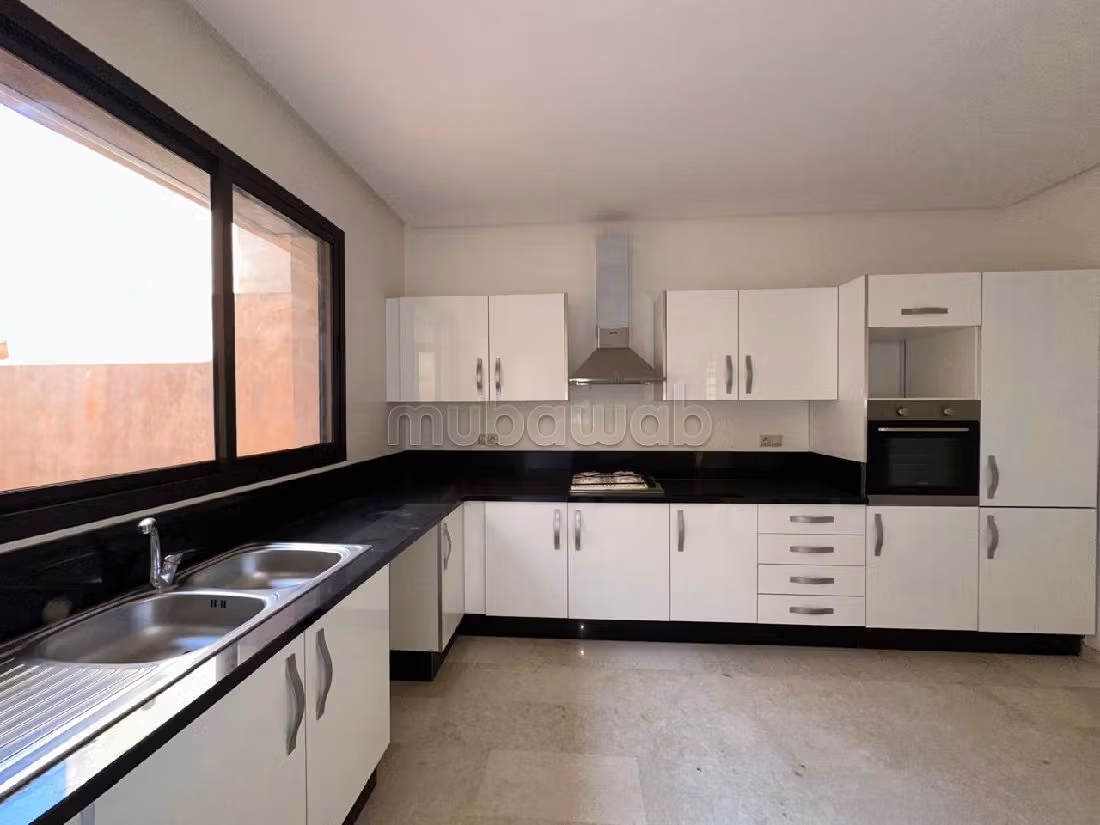 Magnífico piso en venta en Hivernage. 5 habitaciones. Ascensor y terraza. 