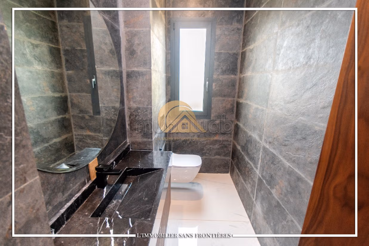 Villa moderne vide à louer, résidence golfique, piscine et jardin privés, Route Ourika