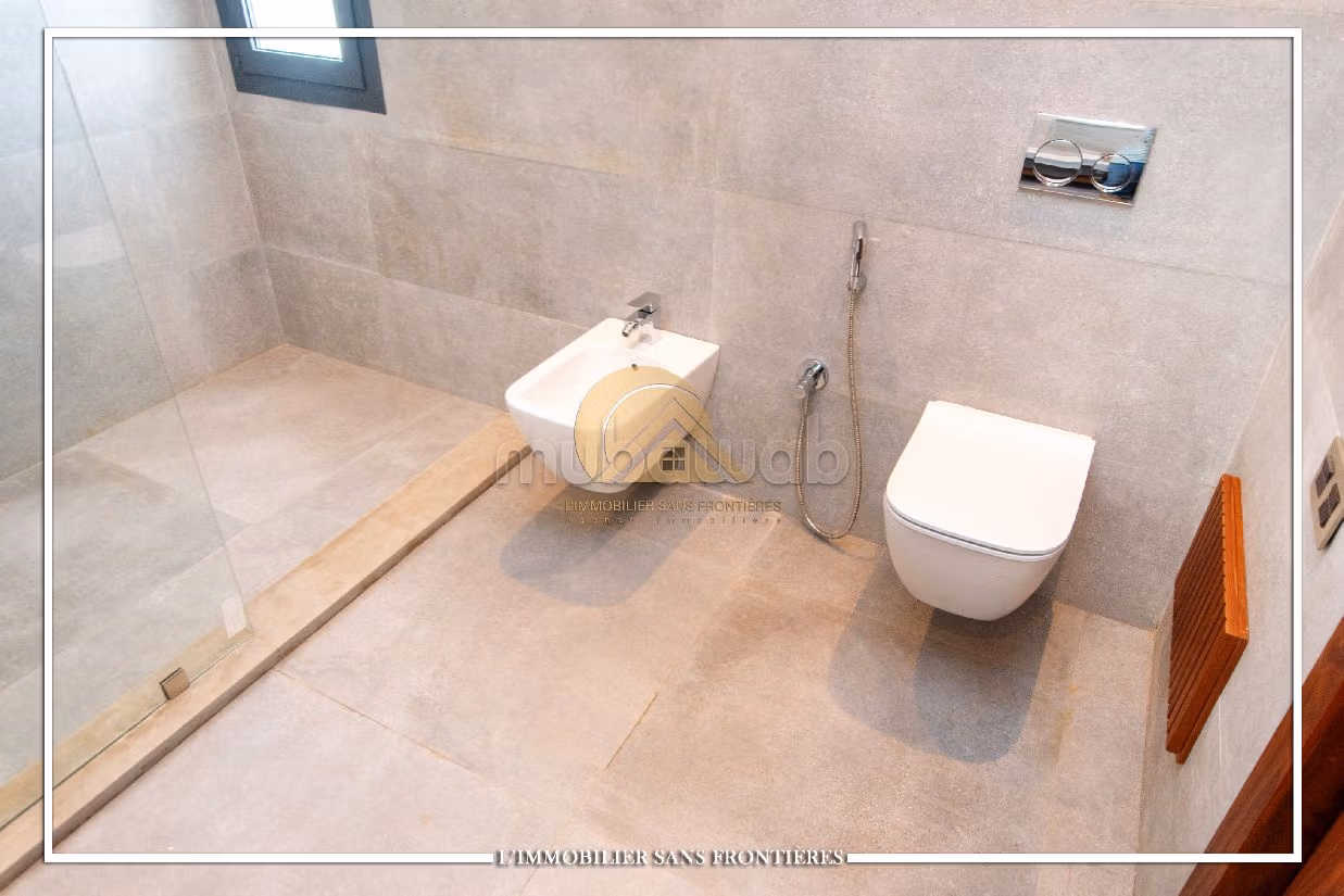 Villa moderne vide à louer, résidence golfique, piscine et jardin privés, Route Ourika