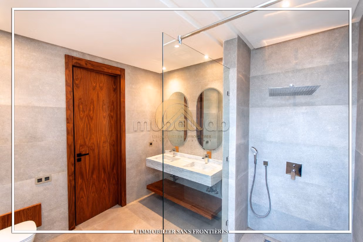 Villa moderne vide à louer, résidence golfique, piscine et jardin privés, Route Ourika