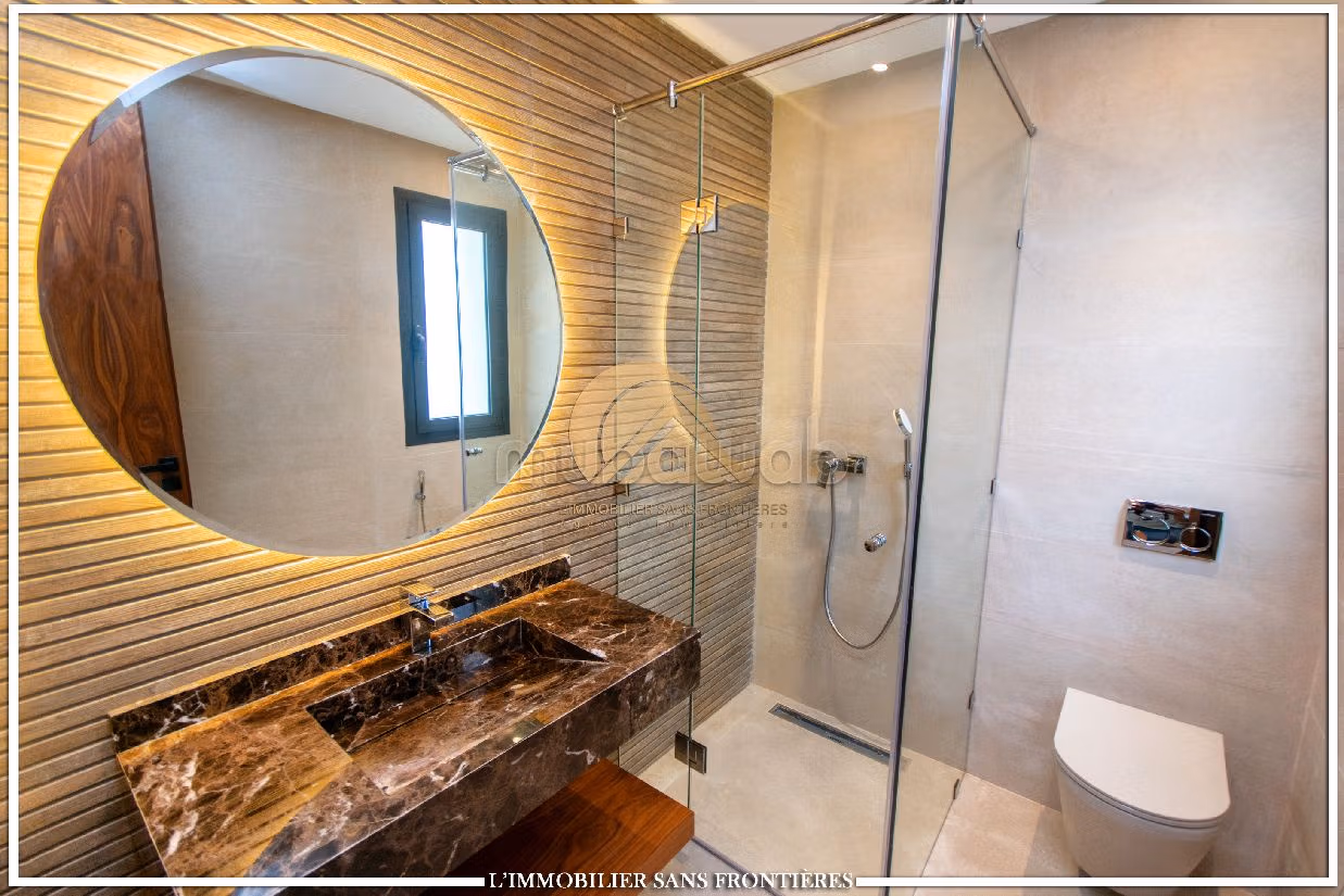 Villa moderne vide à louer, résidence golfique, piscine et jardin privés, Route Ourika