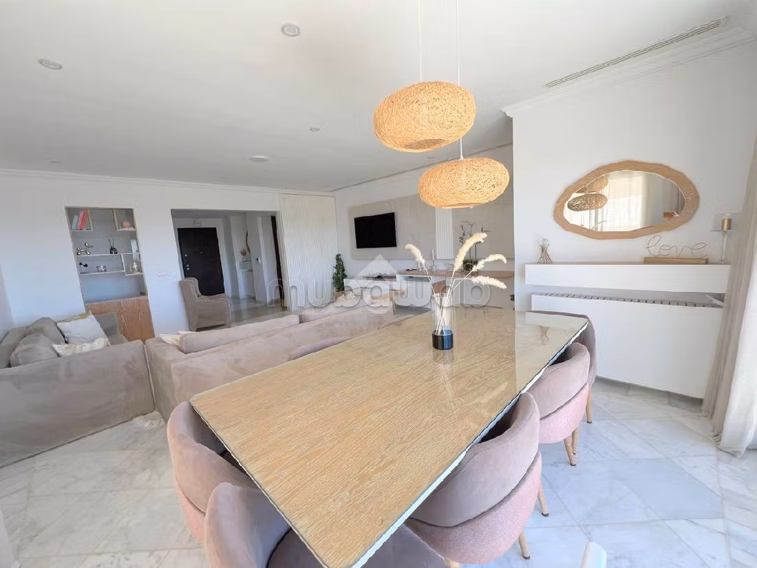 Sell apartment in El Kantaoui. 4 rooms. Carpark, Balcony. 