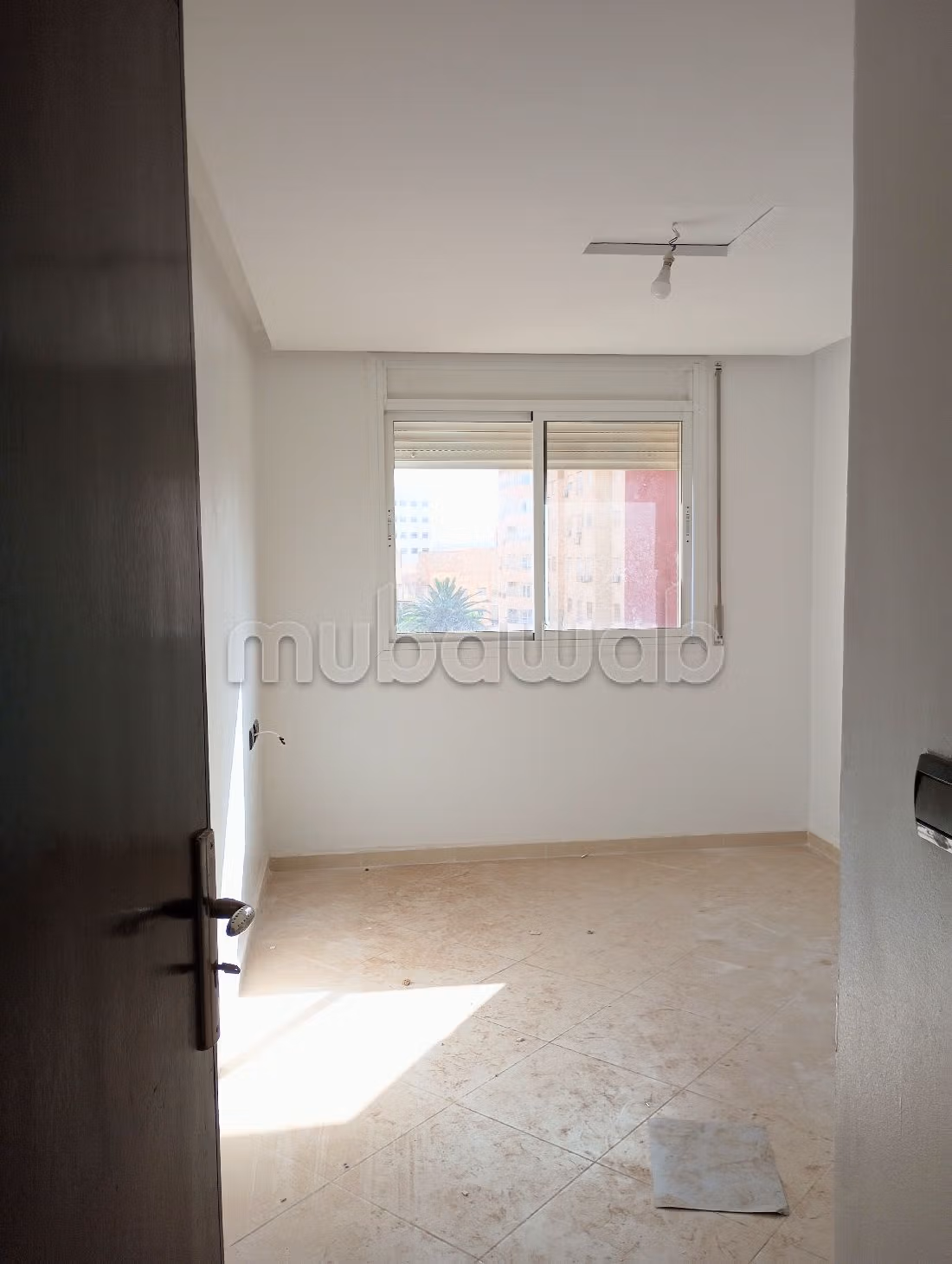 Splendido appartamento in affitto a Centre ville. 3 locali spaziosi. Ascensore e terrazzo