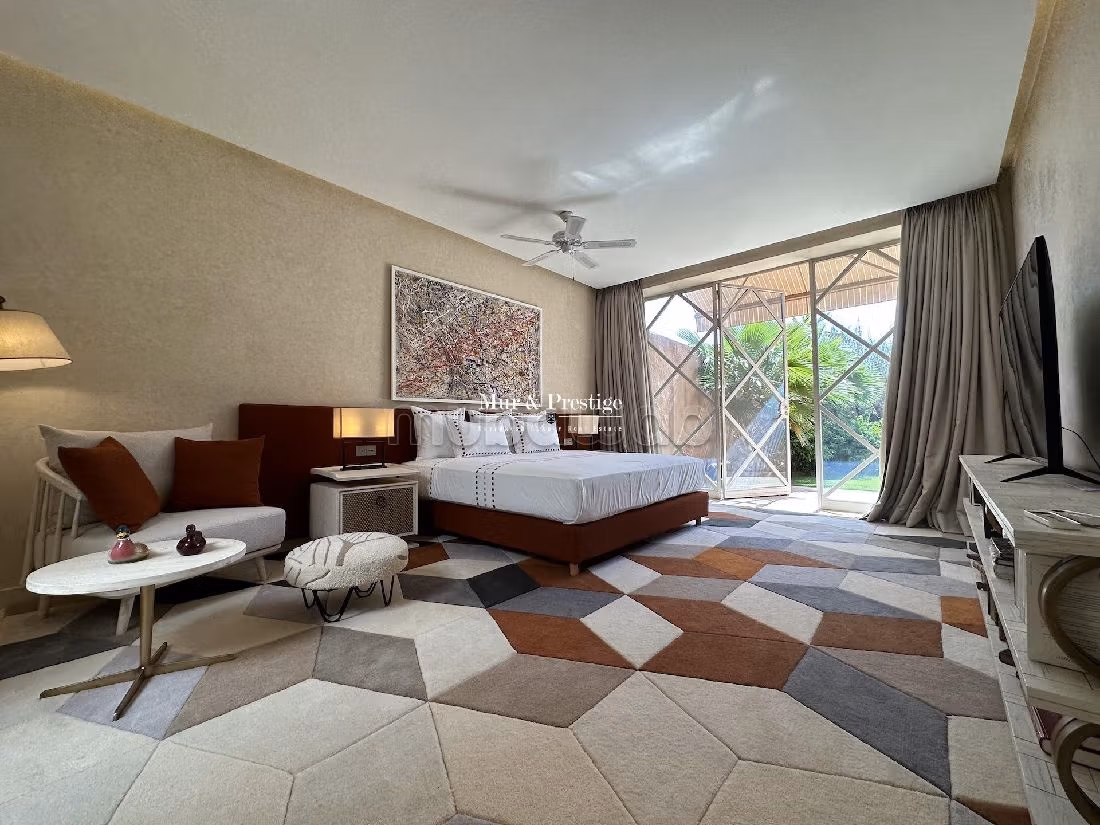 Magnifica villa in vendita. 5 locali. Con camino e piscina. 