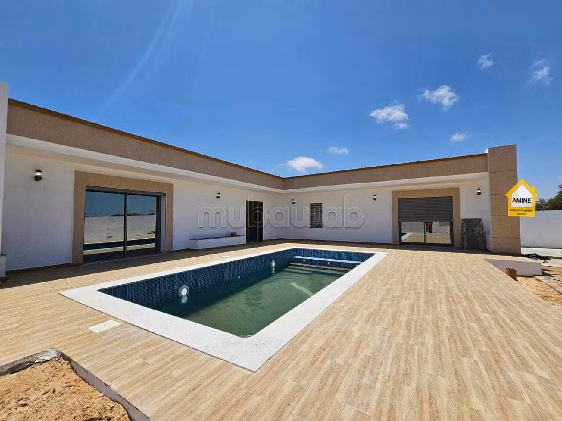 Vendita villa di lusso a Djerba. 3 belle camere da letto. Terrazzo e giardino. 