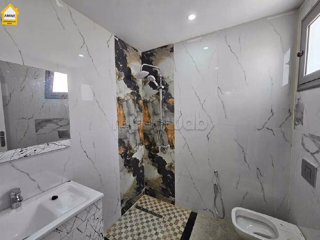 Vendita villa di lusso a Djerba. 3 belle camere da letto. Terrazzo e giardino. 
