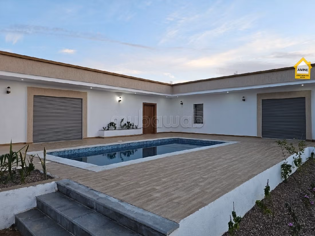 Vendita villa di lusso a Djerba. 3 belle camere da letto. Terrazzo e giardino. 