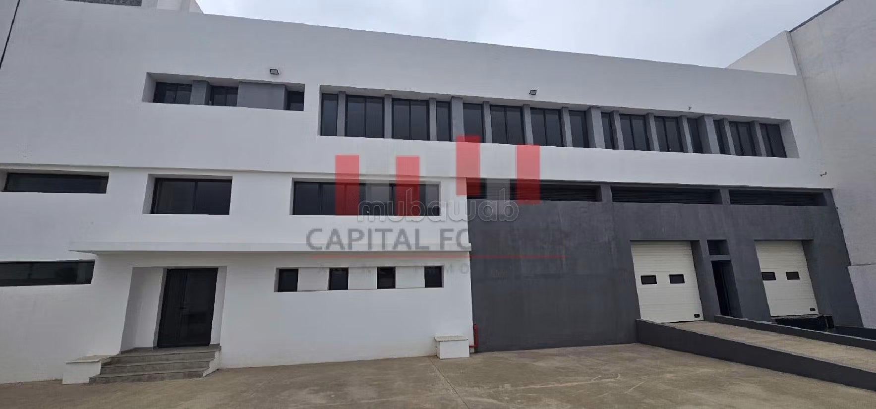 Offices & shops to rent in Zone Industrielle. Total area 1875 m²