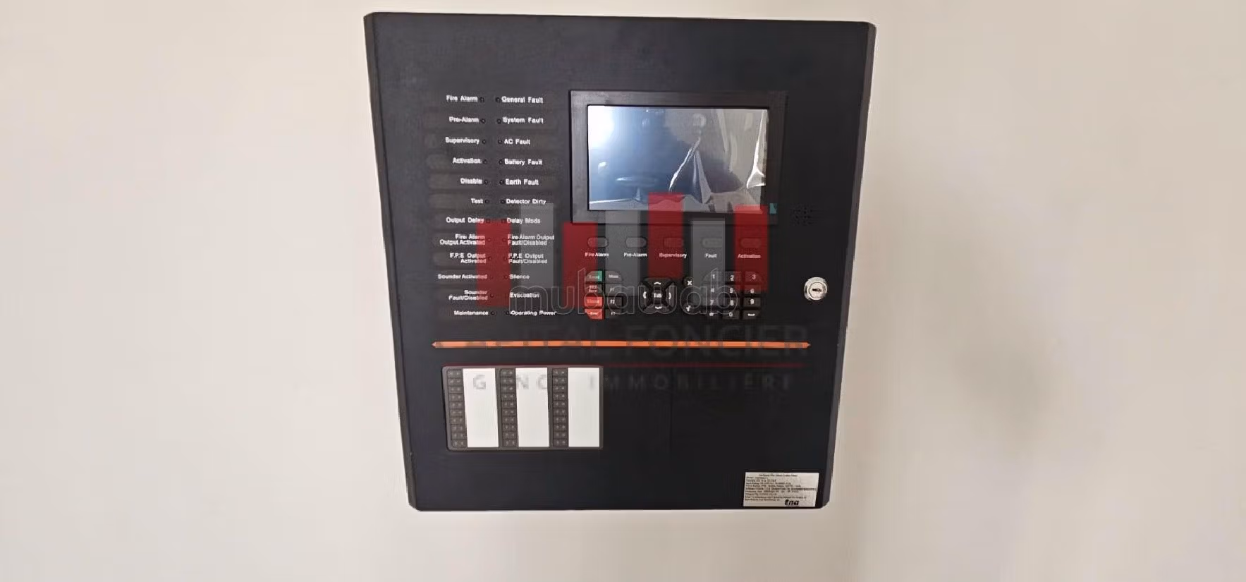 Offices & shops to rent in Zone Industrielle. Total area 1875 m²