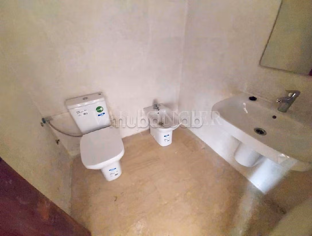 Offices for rent in Sidi Maarouf. Area of 109 m². With garage and lift