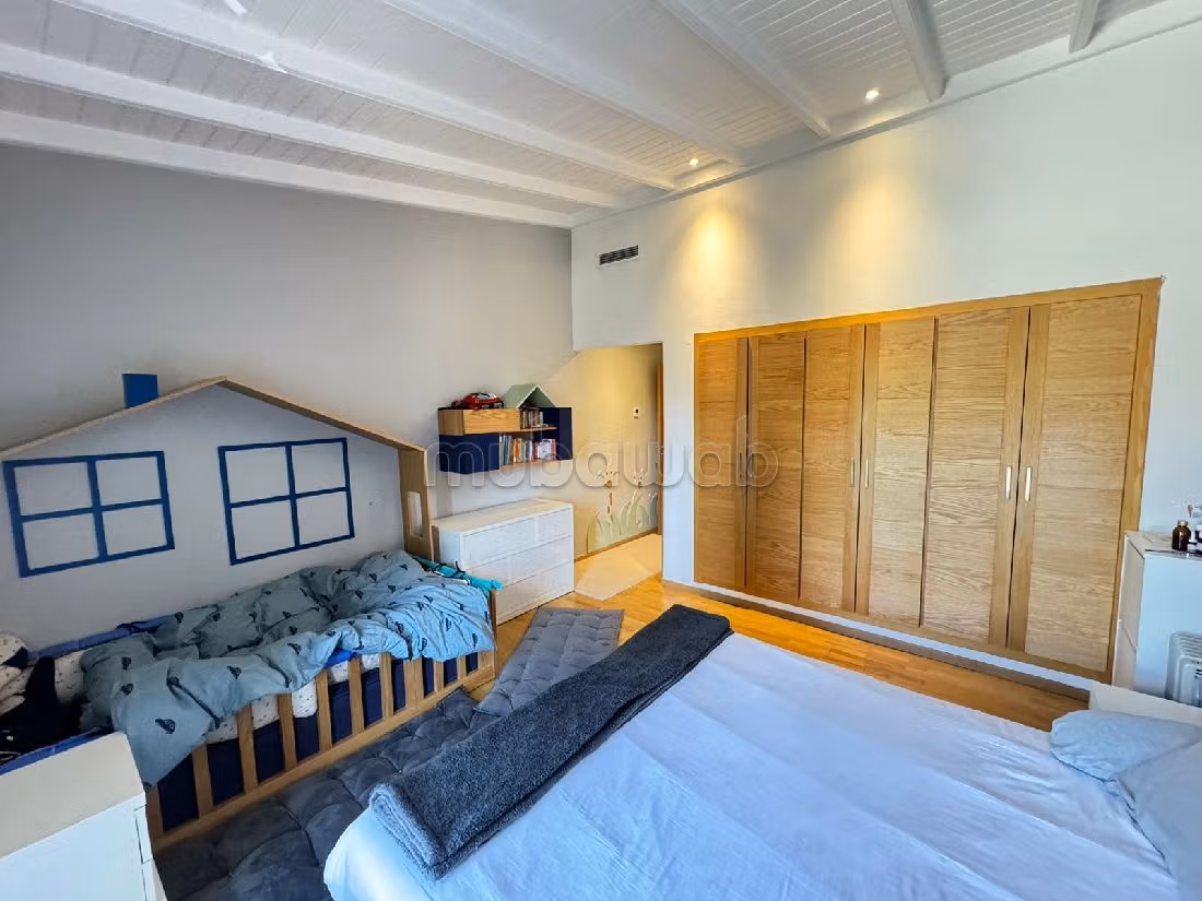 Eccezionale villa in vendita a Ville Verte. 3 camere da letto. Terrazzo e giardino. 