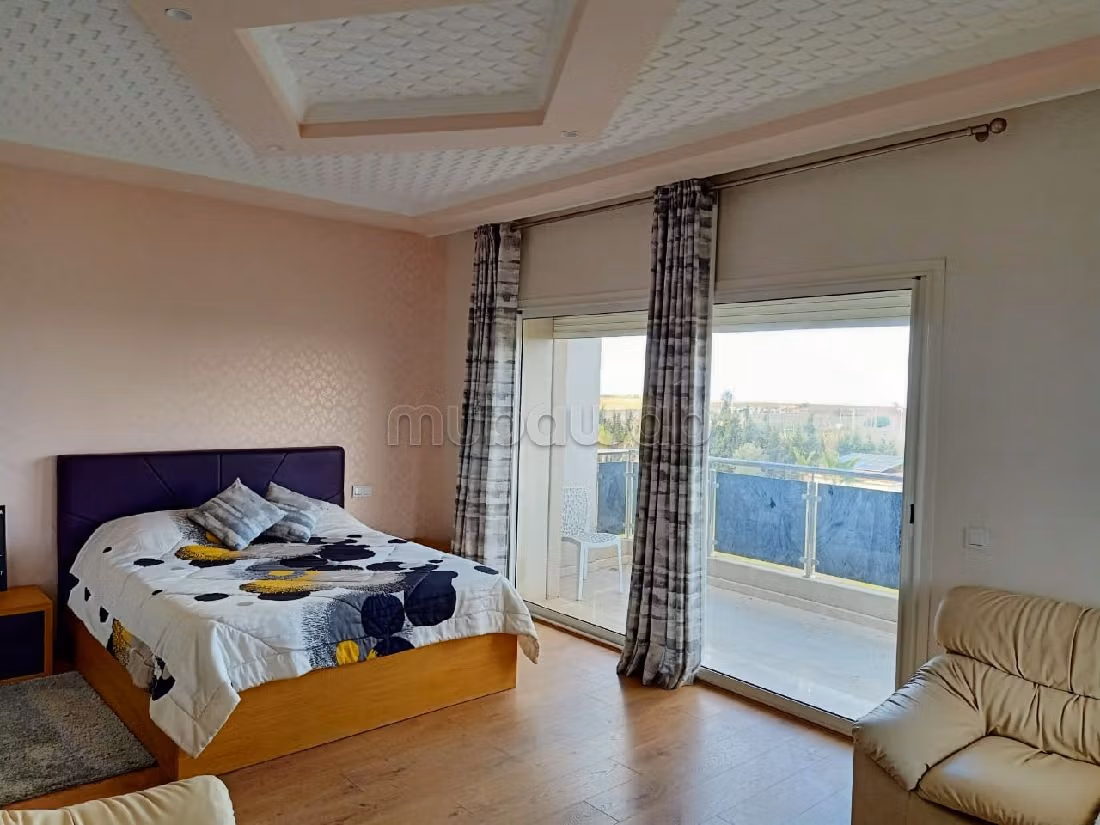 مزرعة للبيع ب المدخل الجنوبي. المساحة الإجمالية 10000 م². إقامة مراقبة 24/24