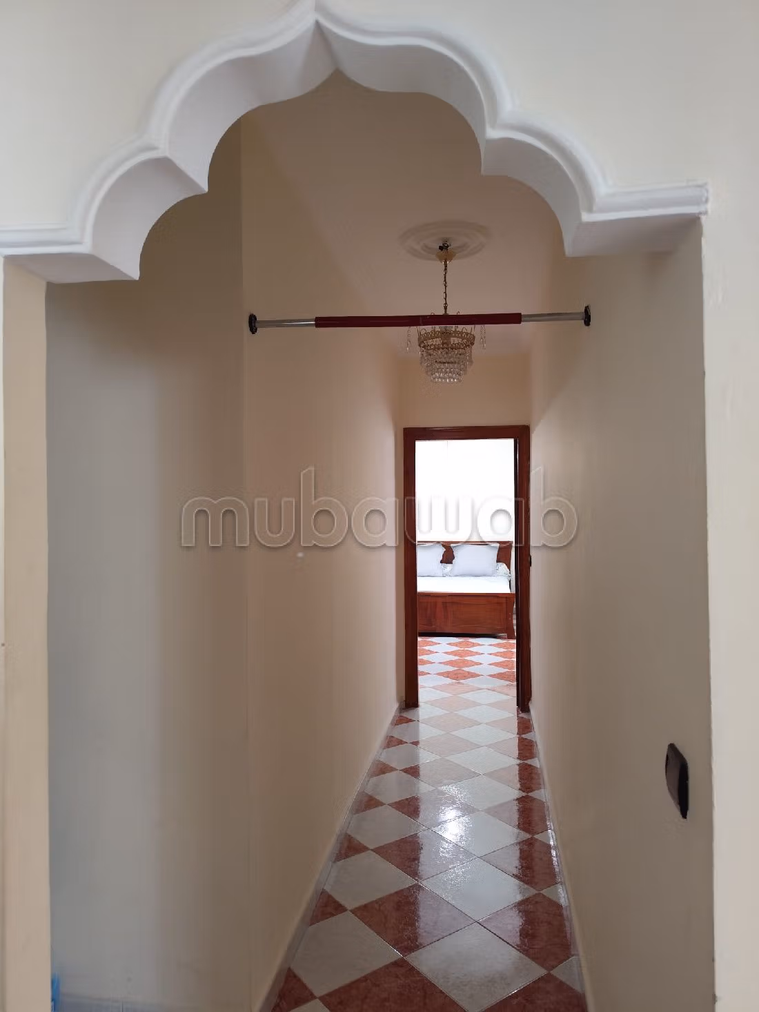 Find an apartment to buy in Wilaya. 7 large rooms. Secured door. 