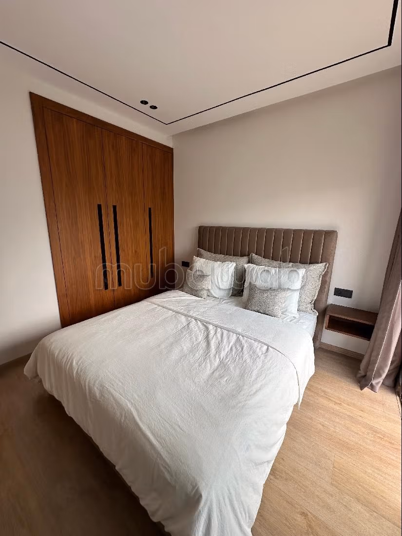 استئجار شقة بالأميرات. 1 غرفة جيدة. مفروشة. 