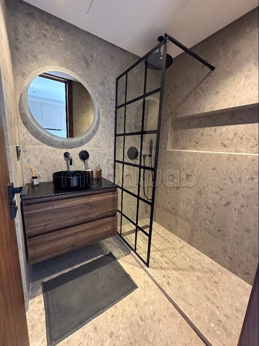 استئجار شقة بالأميرات. 1 غرفة جيدة. مفروشة. 