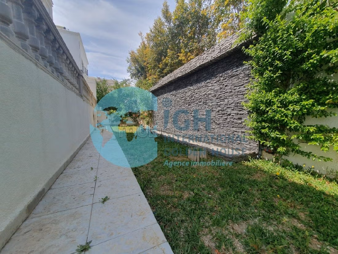 A louer une villa avec piscine à La Marsa