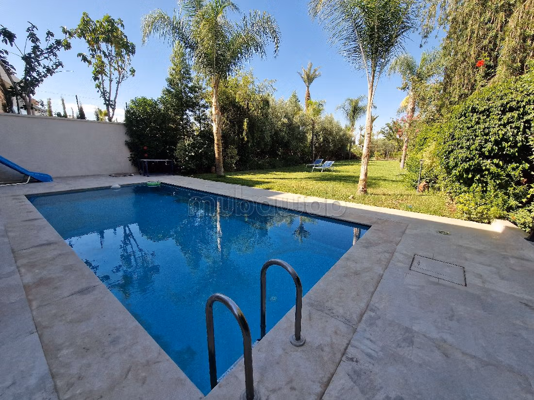 Villa's en luxe woningen beschikbaar in Route de Tahanaout. 8 Ruimtes. Gemeubileerd