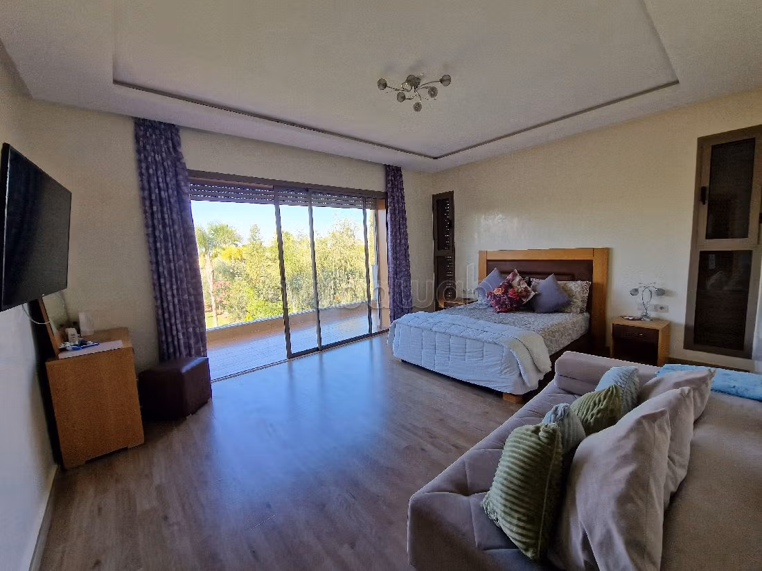 Villa's en luxe woningen beschikbaar in Route de Tahanaout. 8 Ruimtes. Gemeubileerd