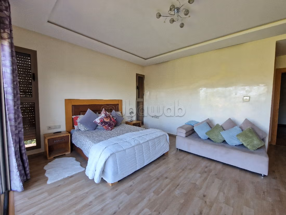 Villa's en luxe woningen beschikbaar in Route de Tahanaout. 8 Ruimtes. Gemeubileerd