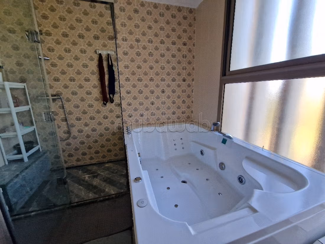 Villa's en luxe woningen beschikbaar in Route de Tahanaout. 8 Ruimtes. Gemeubileerd