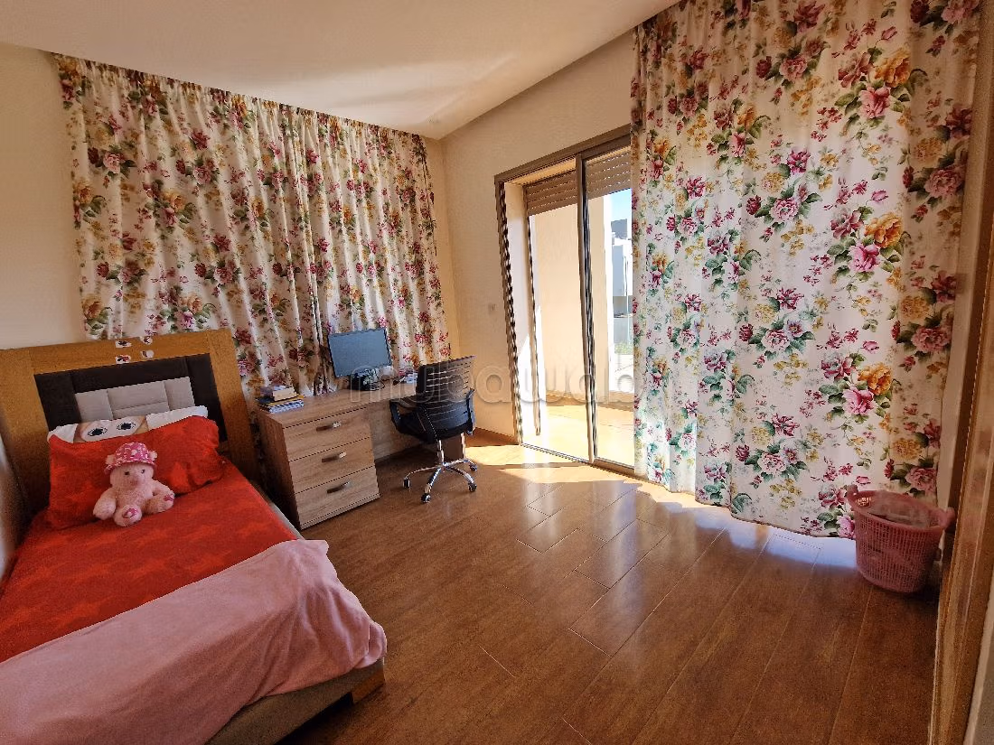 Villa's en luxe woningen beschikbaar in Route de Tahanaout. 8 Ruimtes. Gemeubileerd