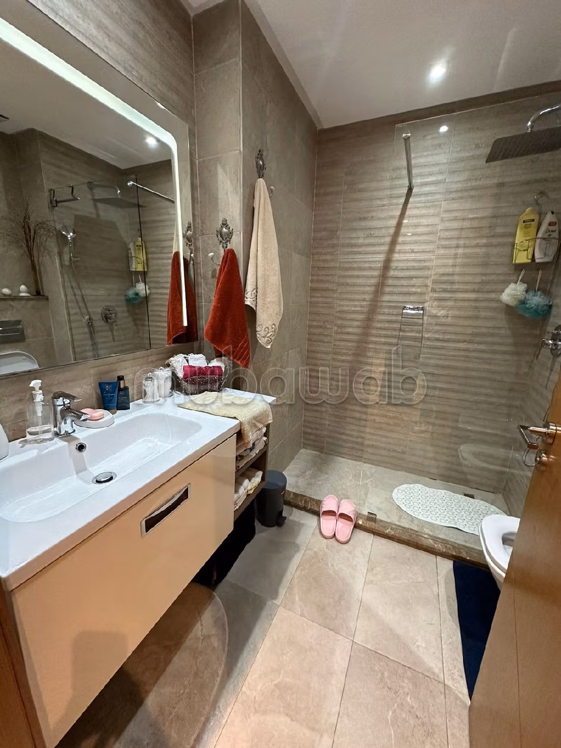 Magnífico piso en venta en Oasis. Gran superficie 116 m². Parking y ascensor