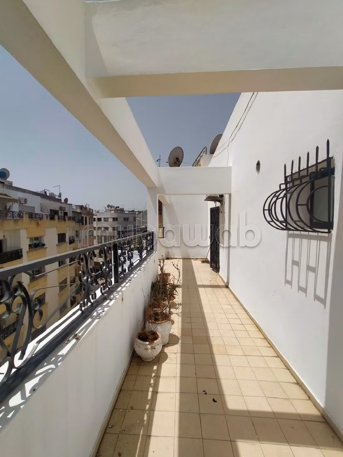 Sale of a lovely apartment in Les Hôpitaux. 3 rooms. Fireplace and caretaker service.