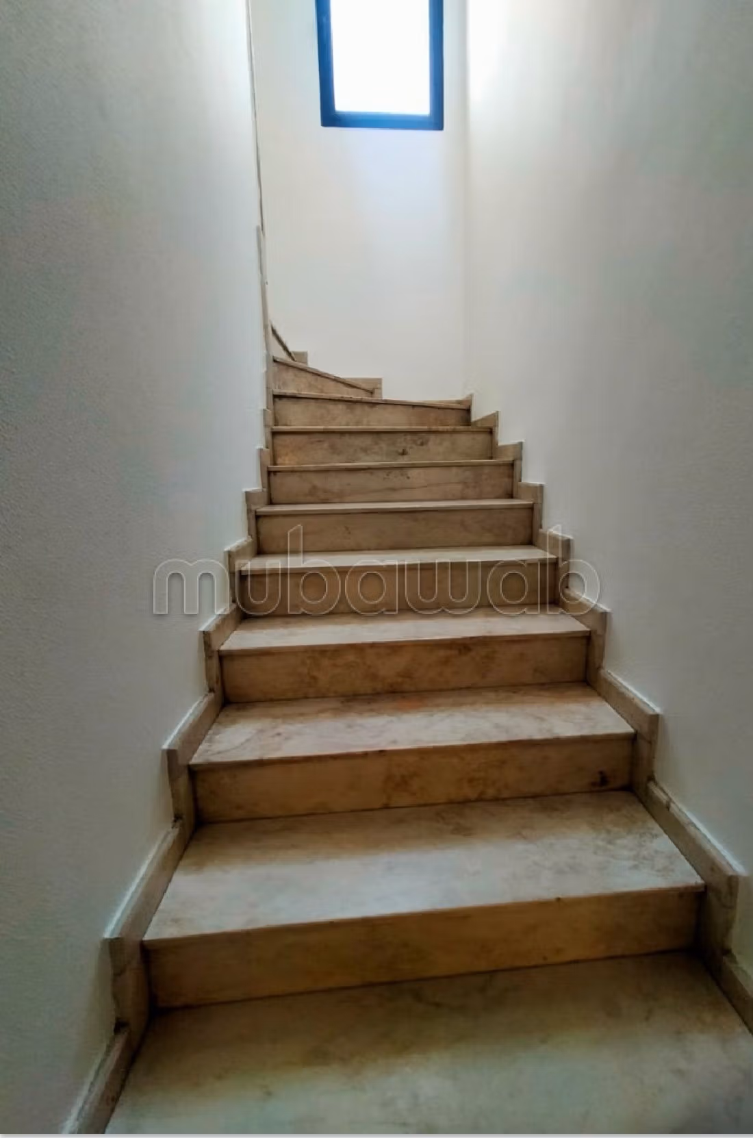 Sale of a lovely apartment in Les Hôpitaux. 3 rooms. Fireplace and caretaker service.