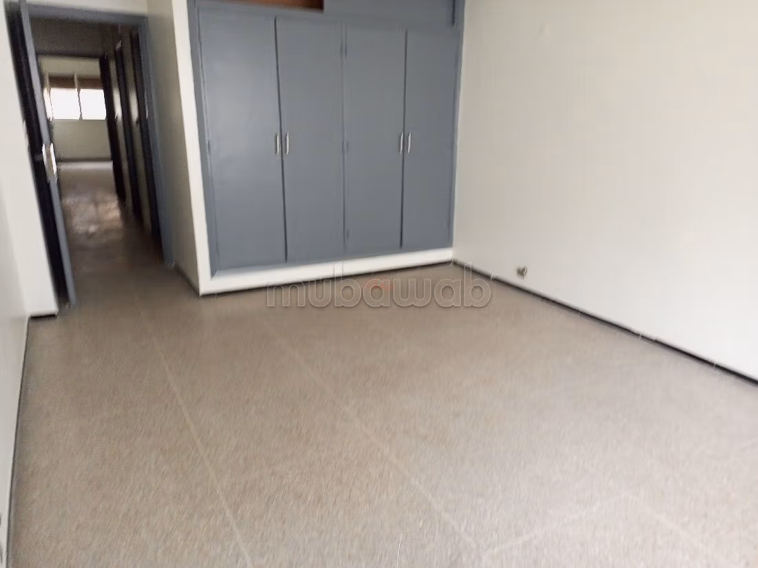 Offices for rent in Maârif. Large area 180 m²