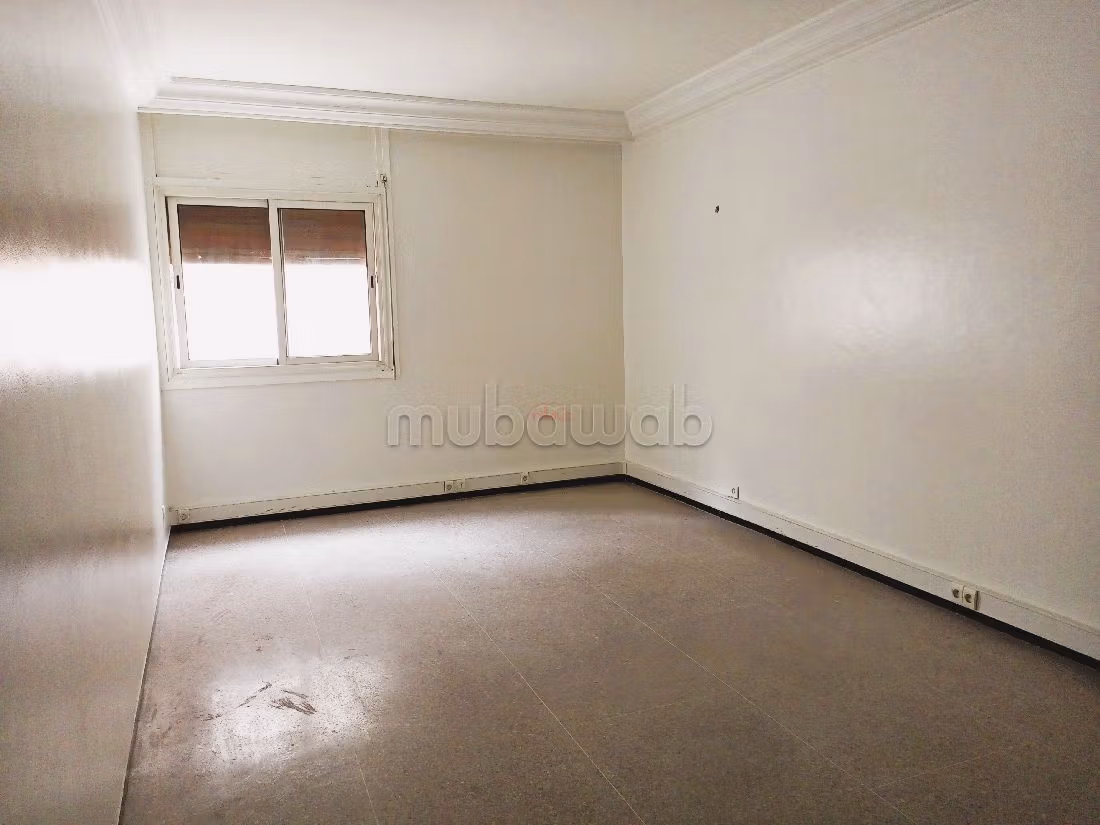 Offices for rent in Maârif. Large area 180 m²