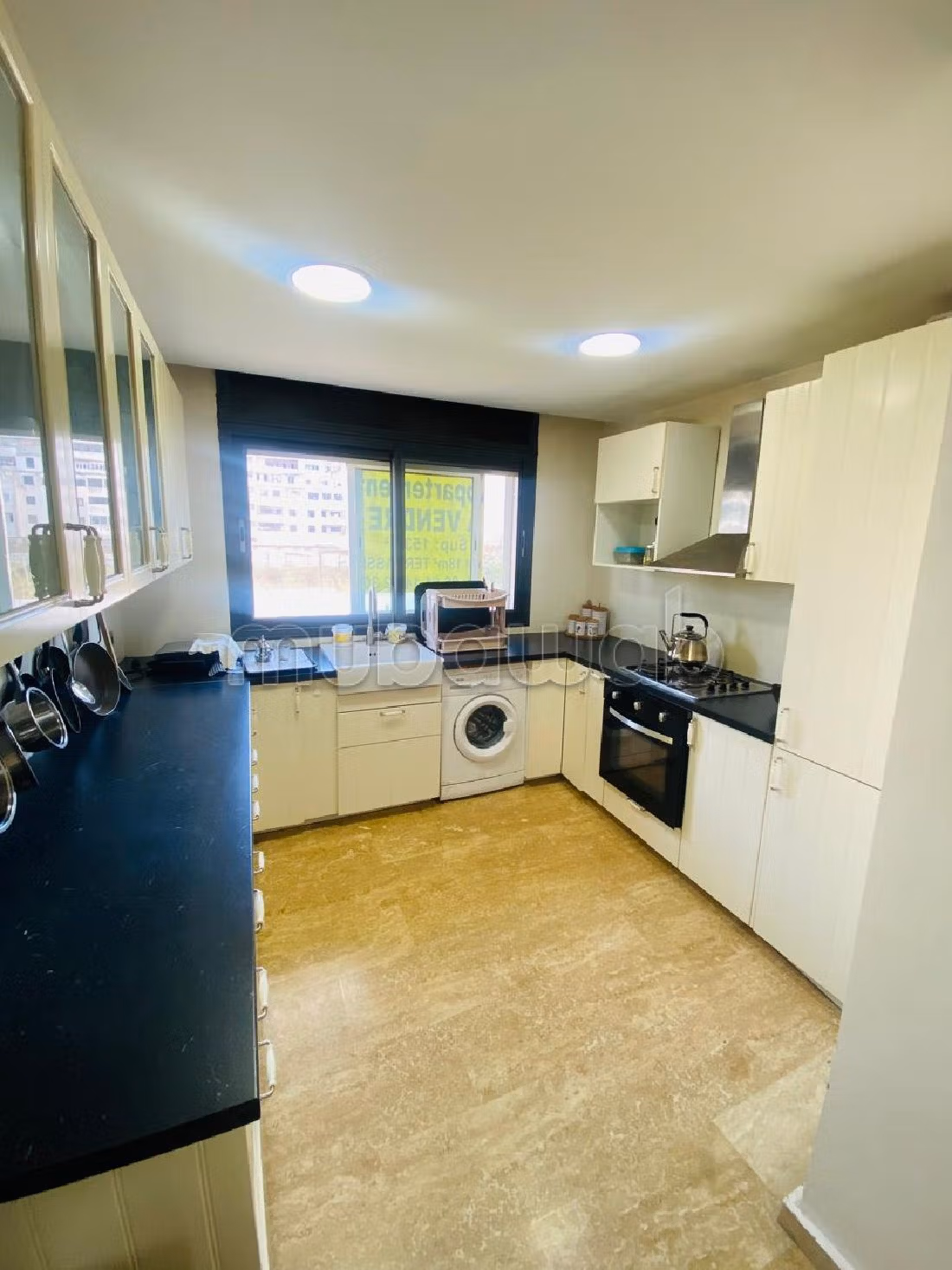 Appartamento da acquistare a Derb Ghalef. Superficie 153 m². Ascensore e posto auto