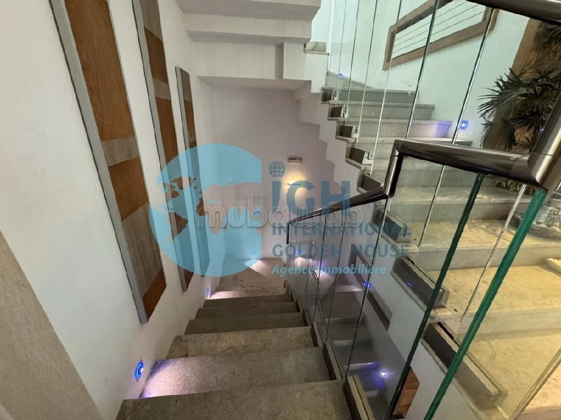 A vendre un penthouse s4 a gammarth